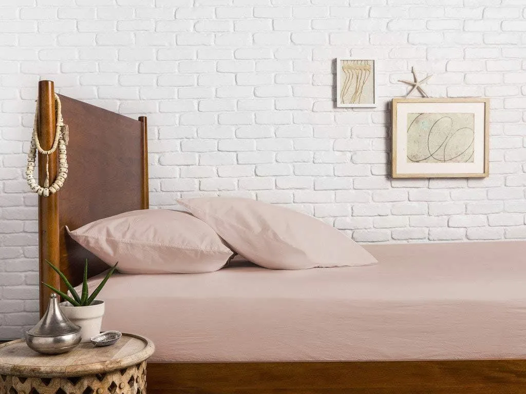 100% Egyptian Cotton 600 Thread Count, Blush Queen Fitted Sheet with Elastic All Around, Soft & Silky Sateen Weave - Fits Mattress Upto 18 inches