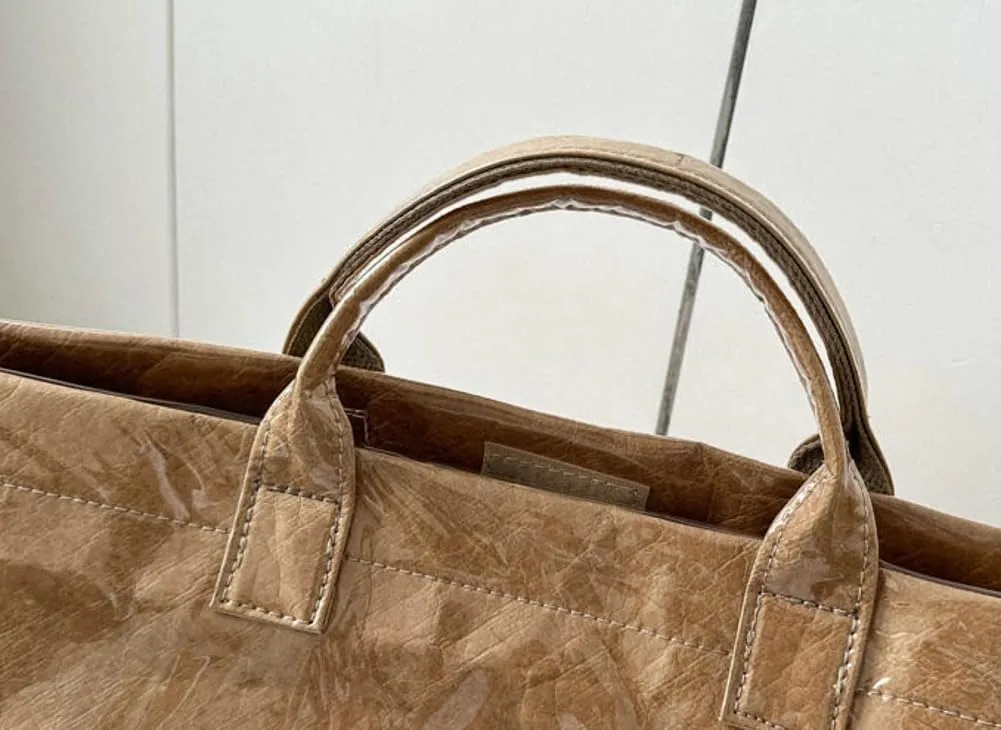 Caistre Women's PVC Tote Handbags Shoulder Bag Winter Fall Fashion Kraft Paper Tote Bag Y2K Large Shopping Bag