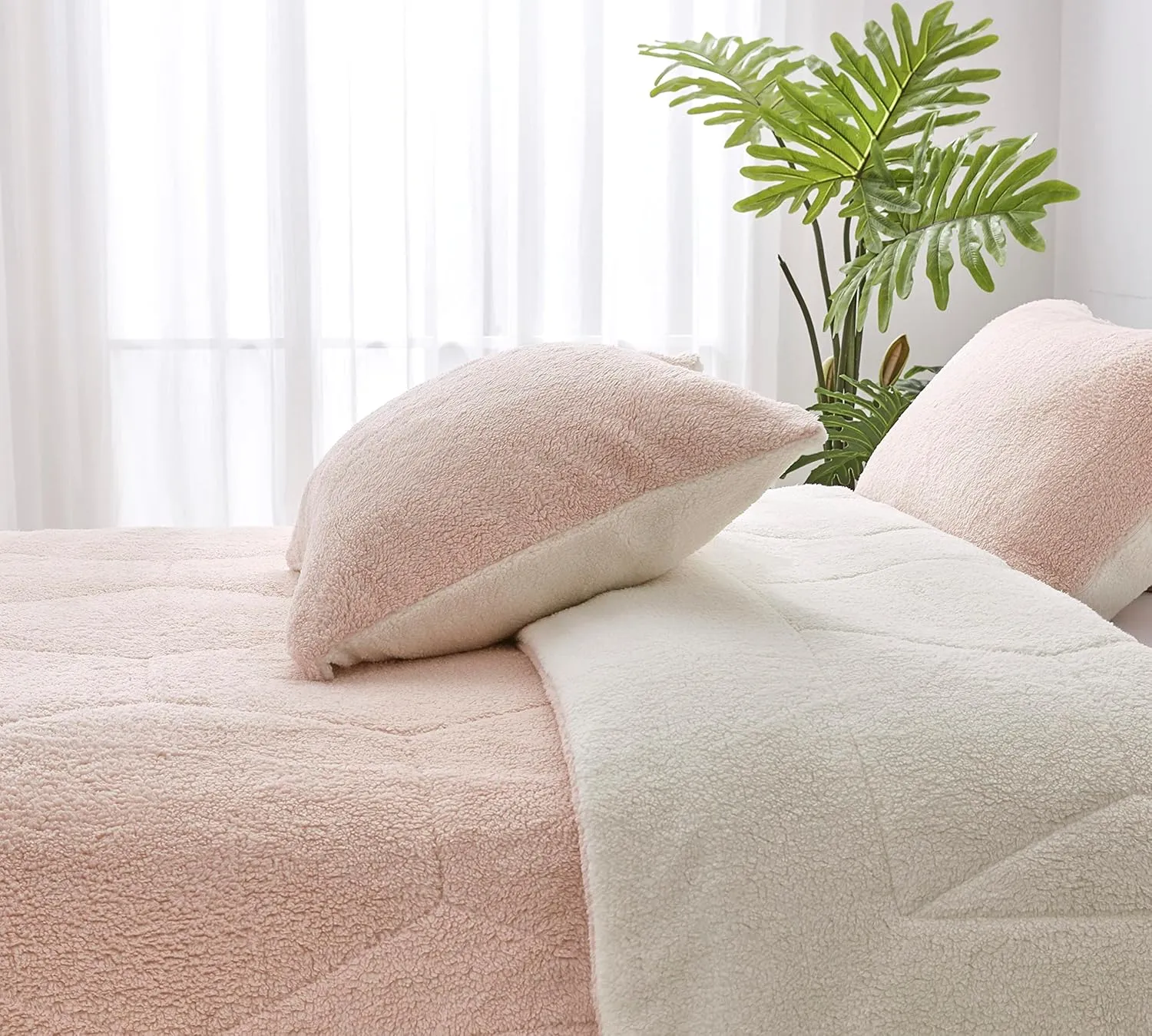 Chezmoi Collection Wynne 3-Piece Honeycomb Sherpa Comforter Set - Double Sided Reversible Sherpa Bedding - King, Blush