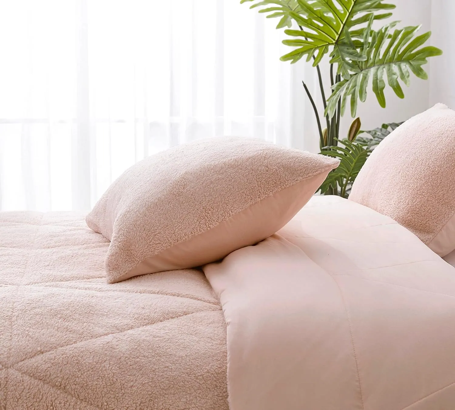 Chezmoi Collection Zane 3-Piece Sherpa Comforter Set - Double Sided Triangle Quilting Reversible Washed Microfiber Comforter Bedding Set - King, Blush