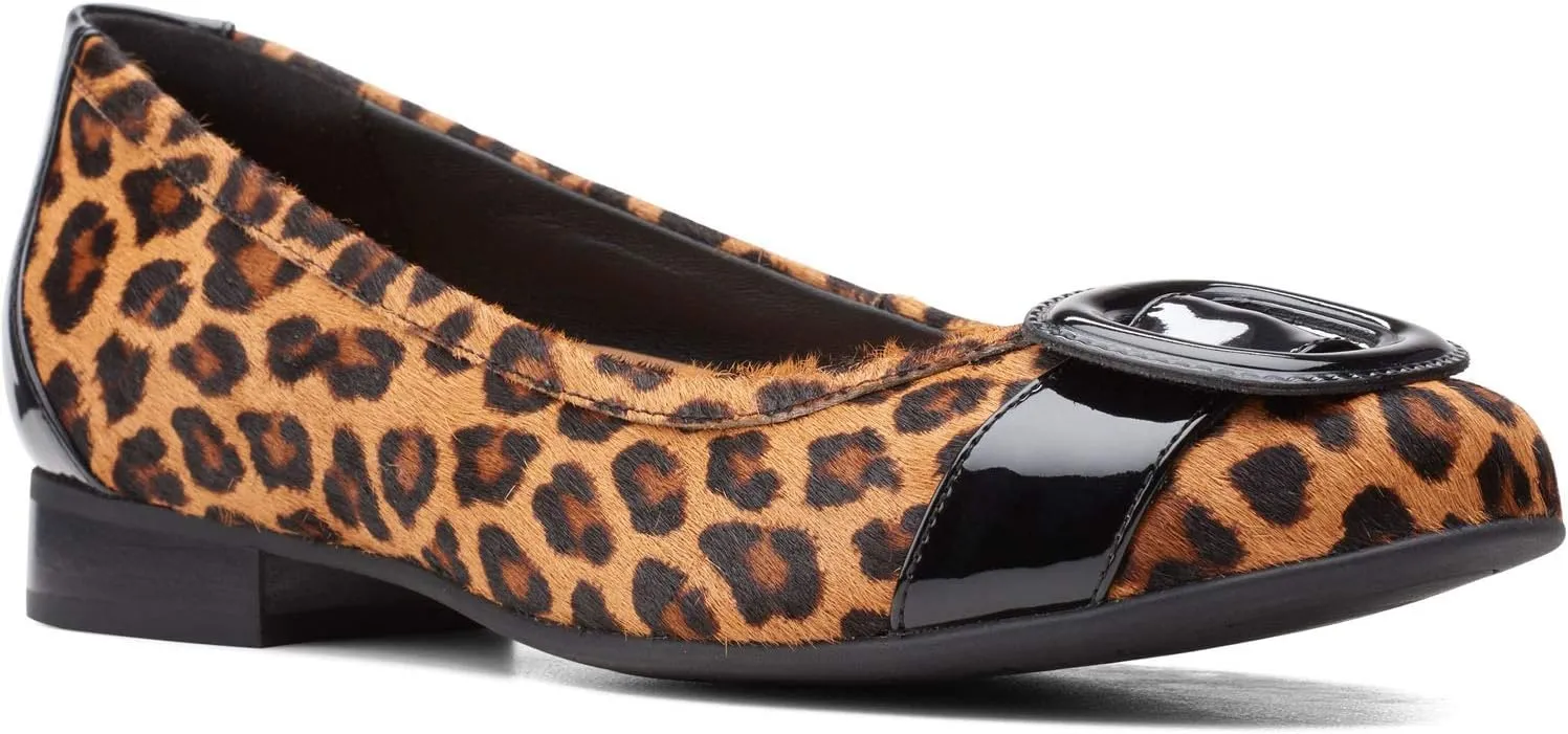 Clarks Women's Un Blush Cove Ballet Flat