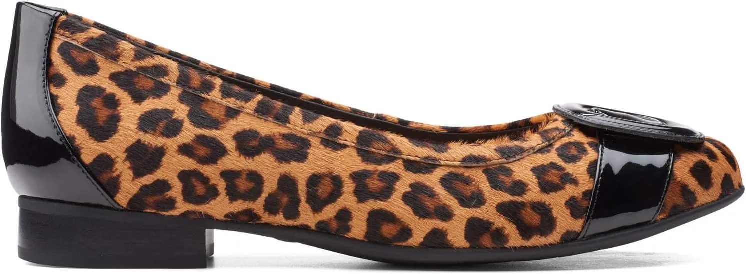 Clarks Women's Un Blush Cove Ballet Flat