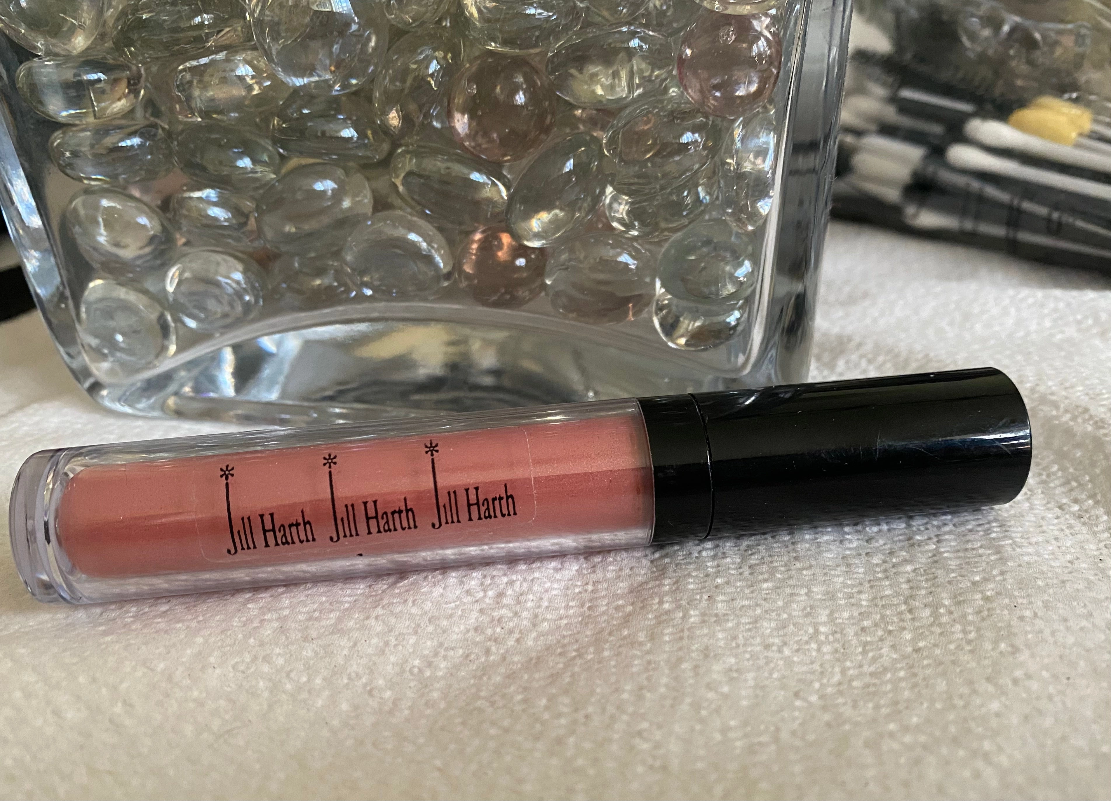 Dainty Plumping Lip Gloss