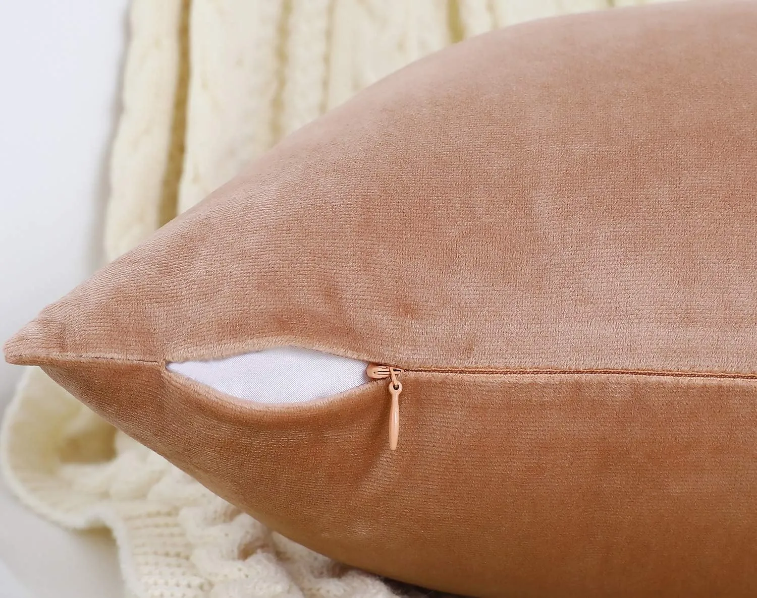 Jeneoo Set of 2 Comfy Soft Thick Velvet Throw Pillow Covers Decorative Solid Square Couch Cushion Cases for Bedroom Sofa Car Decor (20 x 20 Inches, Blush Rose)