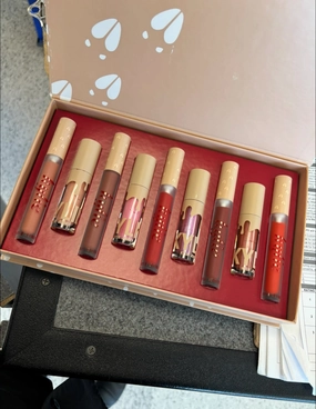 Kylie Christmas Kit