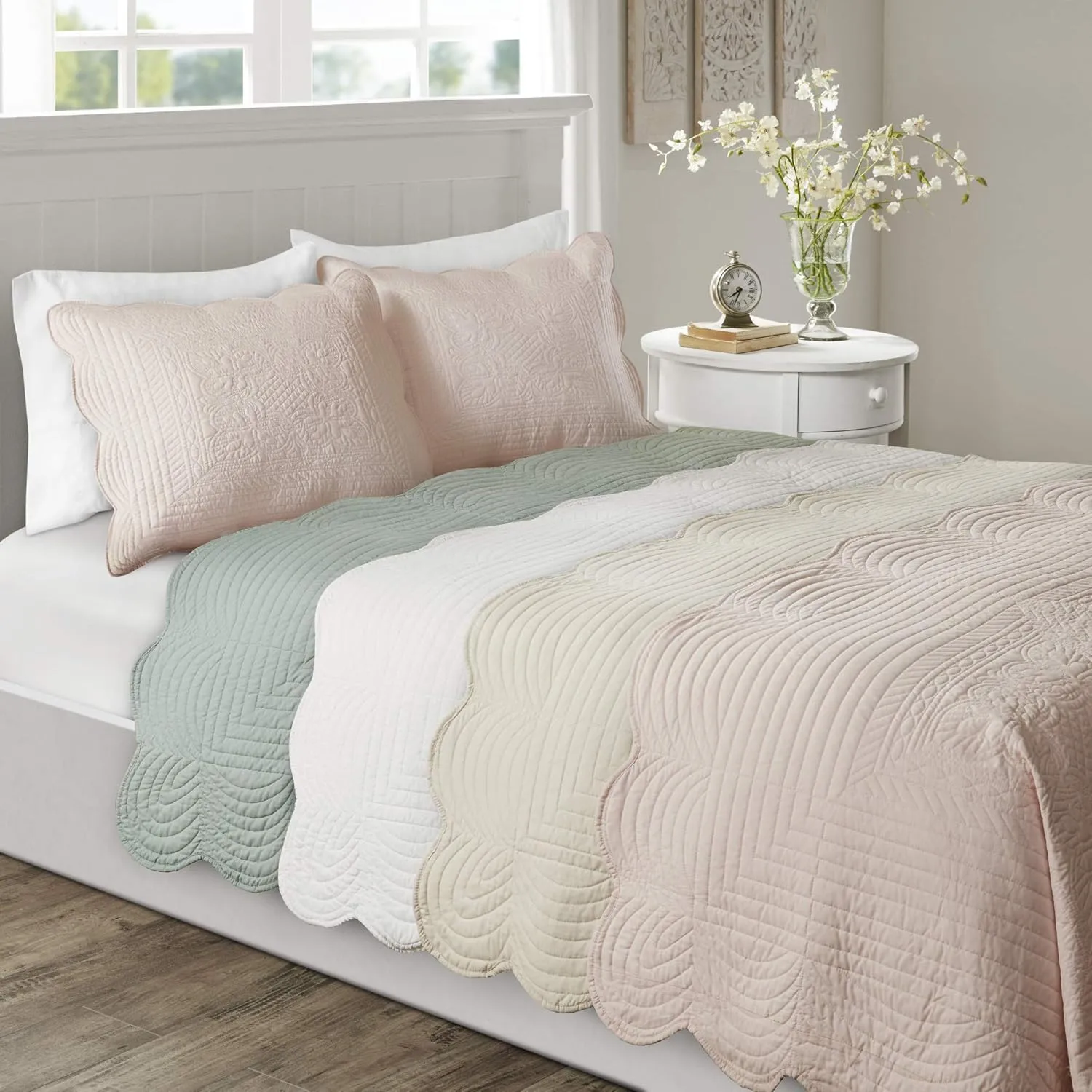 Madison Park Tuscany Quilt Set-Casual Damask Stitching Design Lightweight Coverlet Bedspread Bedding, Shams, King/Cal King(108"x96"), Medallion Blush 3 Piece
