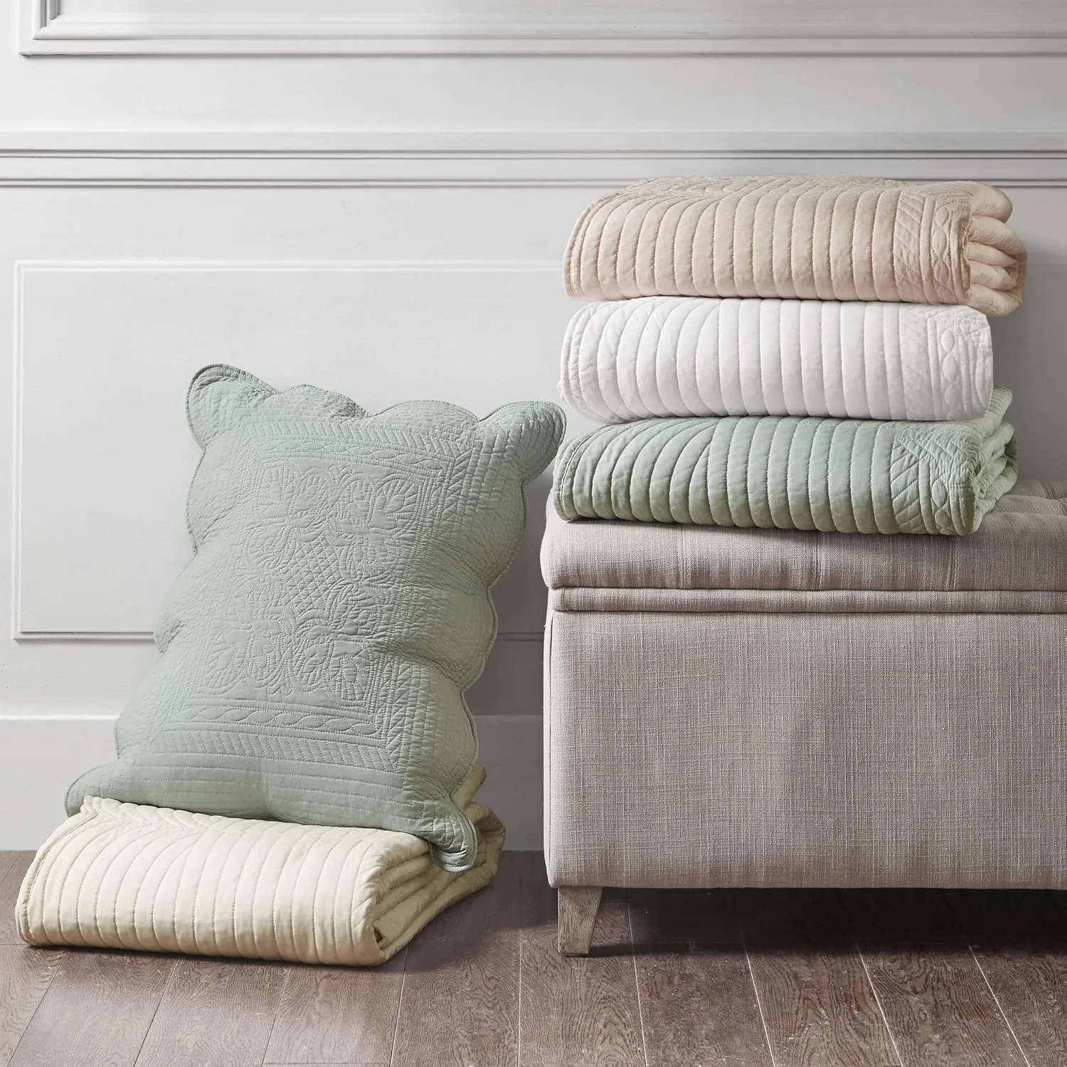 Madison Park Tuscany Quilt Set-Casual Damask Stitching Design Lightweight Coverlet Bedspread Bedding, Shams, King/Cal King(108"x96"), Medallion Blush 3 Piece