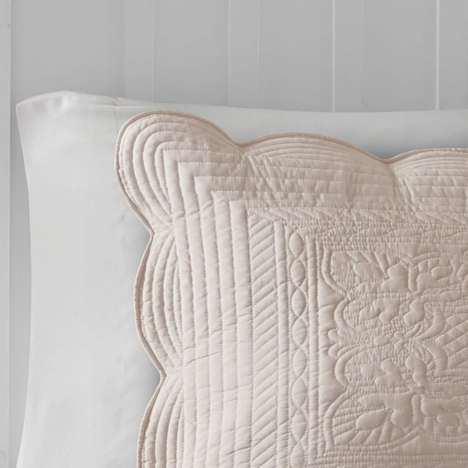 Madison Park Tuscany Quilt Set-Casual Damask Stitching Design Lightweight Coverlet Bedspread Bedding, Shams, King/Cal King(108"x96"), Medallion Blush 3 Piece