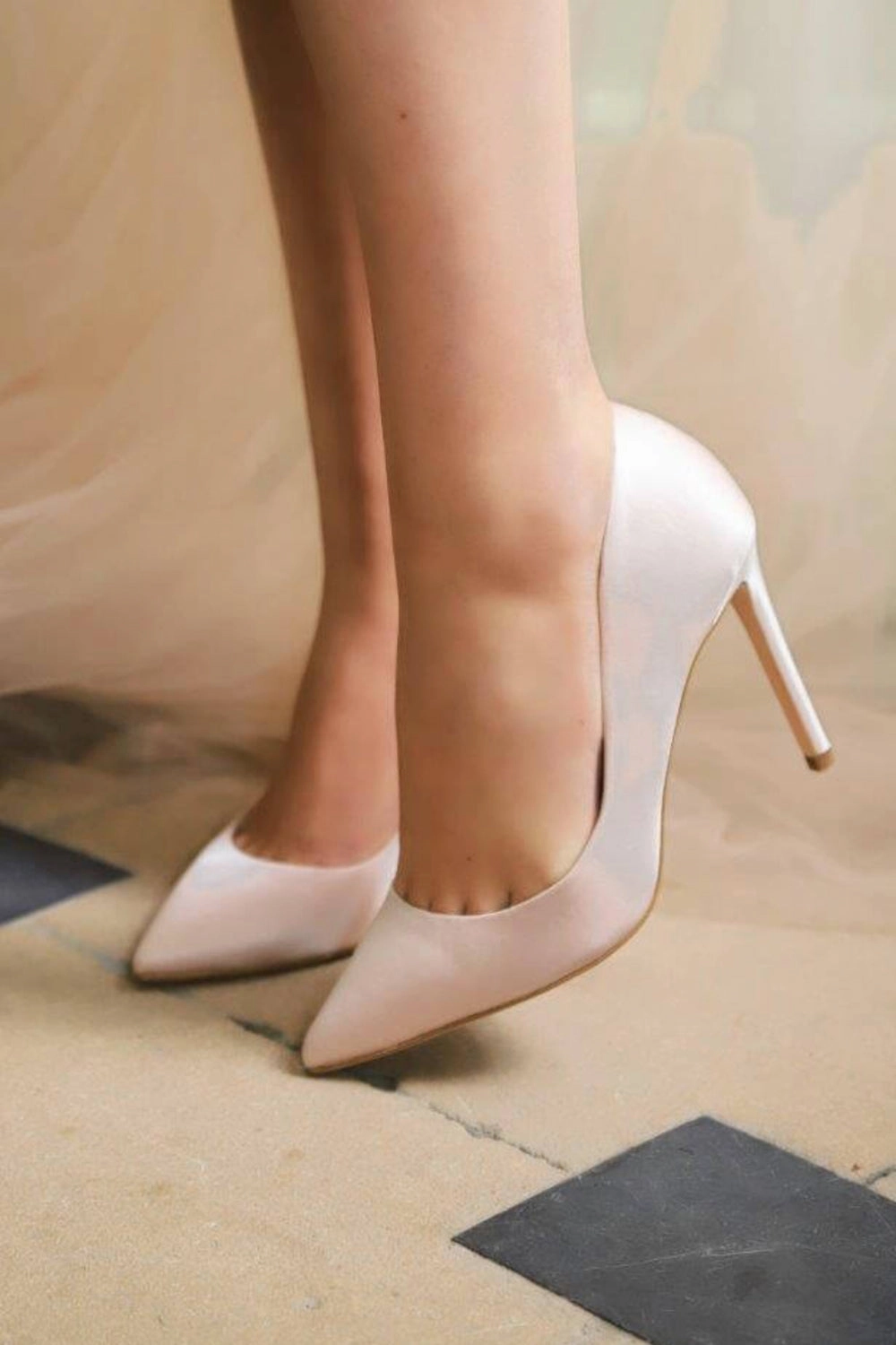 Meghan blush SIZES 37/38/40/41 ONLY